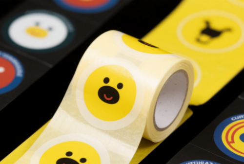 Революционизирайте своя работен процес на самозалепващи се етикети с помощта на усъвършенствана система за лазерно управление